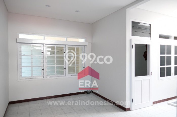 BEST OFFER! Rumah Untuk Investasi area Semarang Tengah, LT 204m2m² LB 188m2m² BEST OFFER! Rumah Untuk Investasi area Semarang Tengah, LT 204m2m² LB 188m2m²