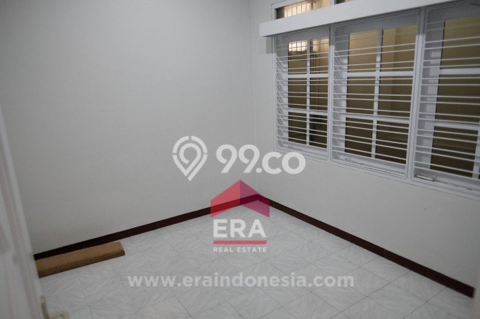 BEST OFFER! Rumah Untuk Investasi area Semarang Tengah, LT 204m2m² LB 188m2m² BEST OFFER! Rumah Untuk Investasi area Semarang Tengah, LT 204m2m² LB 188m2m²
