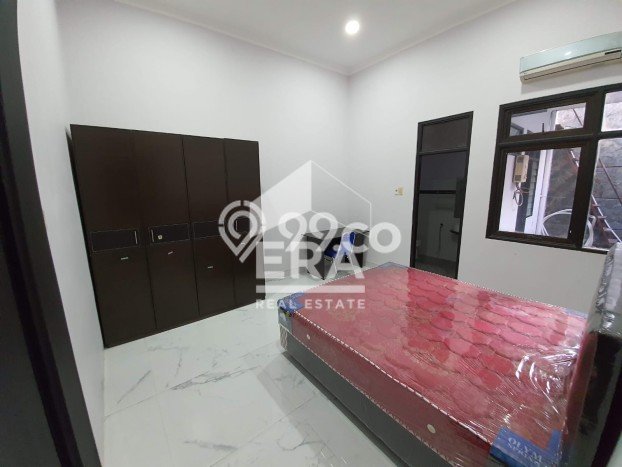 Rumah Asri 4 KT di Semarang Tengah, Semarang - Luas Tanah 240m2m² Rumah Asri 4 KT di Semarang Tengah, Semarang - Luas Tanah 240m2m²