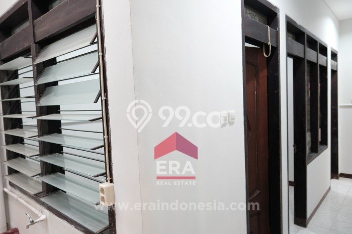 BEST OFFER! Rumah Untuk Investasi area Semarang Tengah, LT 204m2m² LB 188m2m² BEST OFFER! Rumah Untuk Investasi area Semarang Tengah, LT 204m2m² LB 188m2m²