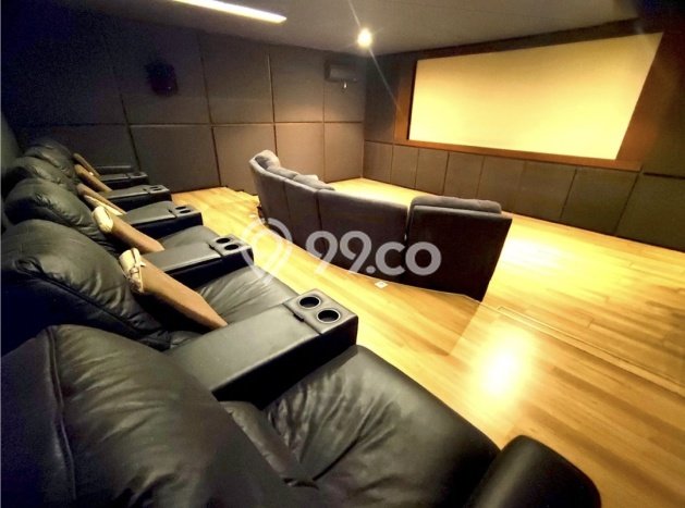 Rumah hook 3 lantai, Furnish, ada kolam renang, ada private home theater. Rumah hook 3 lantai, Furnish, ada kolam renang, ada private home theater.
