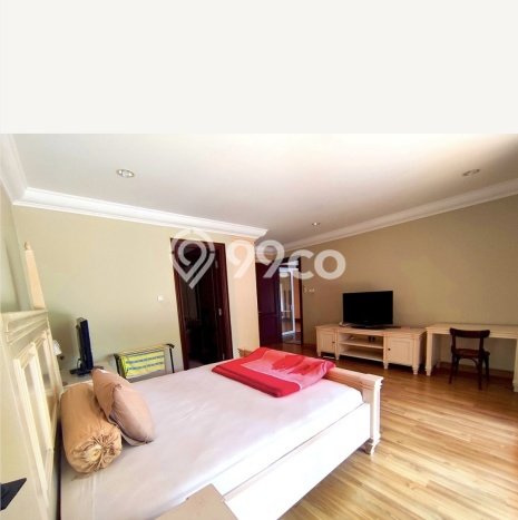 Rumah hook 3 lantai, Furnish, ada kolam renang, ada private home theater. Rumah hook 3 lantai, Furnish, ada kolam renang, ada private home theater.