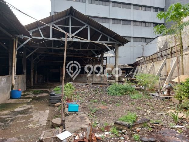LOKASI STRATEGIS! Gudang Kawasan Kamal, Luas 672m², Area Komersial, Jalan Utama LOKASI STRATEGIS! Gudang Kawasan Kamal, Luas 672m², Area Komersial, Jalan Utama