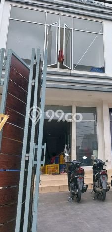Ruko untuk disewa di Kelapa Gading punya LT 110m2 & LB 195m2 harga sewa kompetitif Ruko untuk disewa di Kelapa Gading punya LT 110m2 & LB 195m2 harga sewa kompetitif