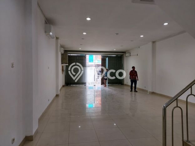 Ruko Disewakan di Area Ramai Muara Karang, Jakarta Utara Ruko Disewakan di Area Ramai Muara Karang, Jakarta Utara