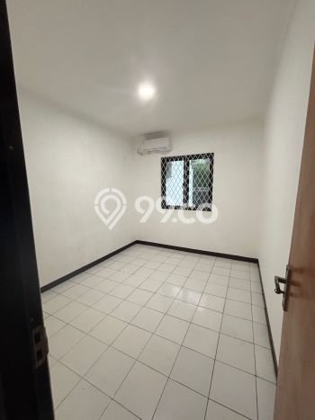 Rumah Tenang di Sunter, 5 KT, Luas 144m² Bangunan 250m² Rumah Tenang di Sunter, 5 KT, Luas 144m² Bangunan 250m²