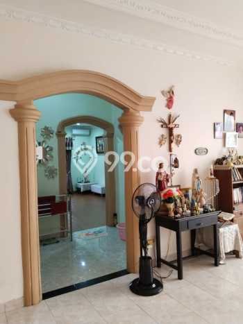 Rumah Elit Akses Strategis di Jakarta Barat Semi Furnished Rumah Elit Akses Strategis di Jakarta Barat Semi Furnished