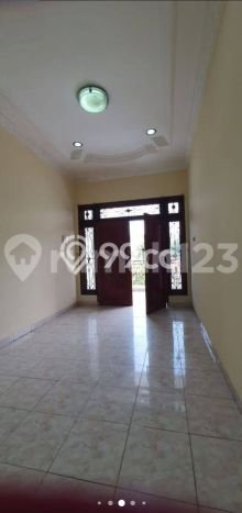 Disewakan! Rumah 4 Kamar Tidur &
3 Kamar Mandi di Sunter, Jakarta Utara Disewakan! Rumah 4 Kamar Tidur &
3 Kamar Mandi di Sunter, Jakarta Utara