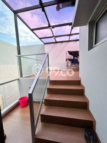 Rumah Elit Modern Siap Huni di Golf Island Jakarta Utara Rumah Elit Modern Siap Huni di Golf Island Jakarta Utara