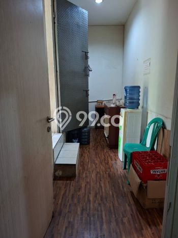 Gudang Disewa di Jakarta Utara dengan LB 180m2 Area Komersial Ramai Gudang Disewa di Jakarta Utara dengan LB 180m2 Area Komersial Ramai