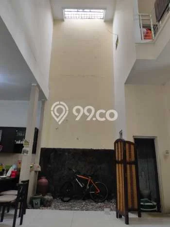 Jual Rumah Bagus Siap Huni LB 250m2 di Rungkut, Surabaya Jual Rumah Bagus Siap Huni LB 250m2 di Rungkut, Surabaya