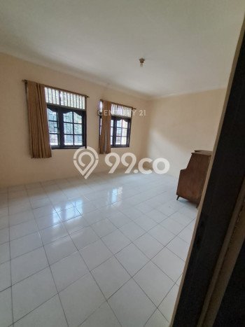 Jarang Ada! Rumah Kontrakan 4 Kamar Nyaman Siap Huni Batutulis Jarang Ada! Rumah Kontrakan 4 Kamar Nyaman Siap Huni Batutulis