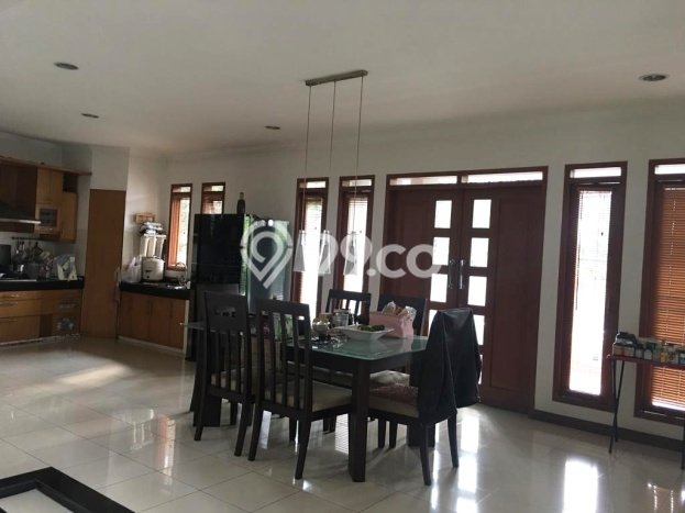 Ready to Use! Premium House LT 396m2 Desain Elegan di Sarijadi Ready to Use! Premium House LT 396m2 Desain Elegan di Sarijadi