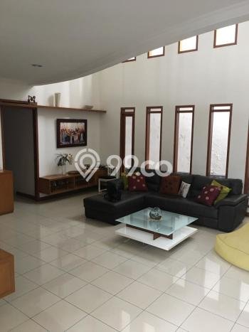 Ready to Use! Premium House LT 396m2 Desain Elegan di Sarijadi Ready to Use! Premium House LT 396m2 Desain Elegan di Sarijadi