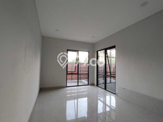 Rumah Modern 5 Kamar LT 135m2 di Taman Holis Indah Rumah Modern 5 Kamar LT 135m2 di Taman Holis Indah