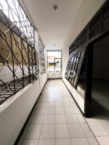 Rumah Luxury Modern Tanpa Renovasi di Moch Toha Bandung Rumah Luxury Modern Tanpa Renovasi di Moch Toha Bandung