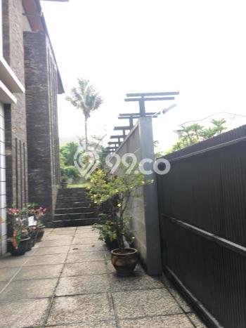 Ready to Use! Premium House LT 396m2 Desain Elegan di Sarijadi Ready to Use! Premium House LT 396m2 Desain Elegan di Sarijadi