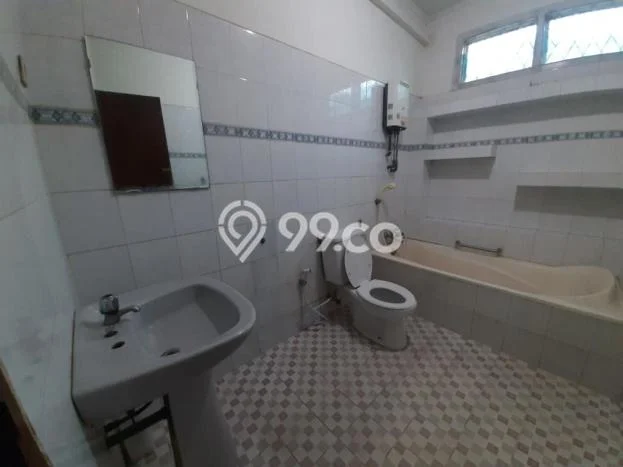 Siap Huni Hunian Elit 7 Kamar di Antapani Dekat ke Mana Pun Siap Huni Hunian Elit 7 Kamar di Antapani Dekat ke Mana Pun