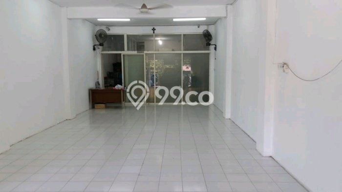 Area Ramai! Ruko Dijual di Dukuh Pakis untuk Bisnis Luas Bangunan 90m2 Area Ramai! Ruko Dijual di Dukuh Pakis untuk Bisnis Luas Bangunan 90m2
