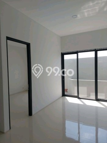 Rumah LB 135m2m² di Pusat Kota , Surabaya - Lokasi Premium Rumah LB 135m2m² di Pusat Kota , Surabaya - Lokasi Premium