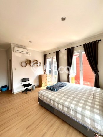 Rumah Kontrakan Tangerang LT 96m2 LB 120m2 Area Gading Serpong Rumah Kontrakan Tangerang LT 96m2 LB 120m2 Area Gading Serpong
