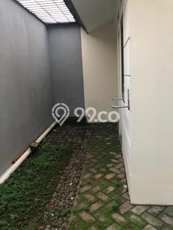 Disewakan! Rumah 3 Kamar Tidur &
2 Kamar Mandi di Bintaro, Tangerang Selatan Disewakan! Rumah 3 Kamar Tidur &
2 Kamar Mandi di Bintaro, Tangerang Selatan