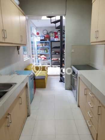 Hunian Elit LB 274m2 Siap Huni Desain Elegan di Bintaro, Tangerang Selatan Hunian Elit LB 274m2 Siap Huni Desain Elegan di Bintaro, Tangerang Selatan