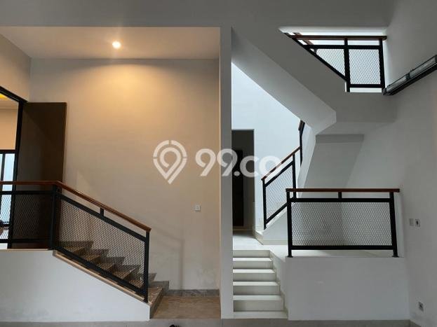 Rumah Mewah LB 390m2 Siap Pakai Desain Elegan di Bintaro, Tangerang Selatan Rumah Mewah LB 390m2 Siap Pakai Desain Elegan di Bintaro, Tangerang Selatan