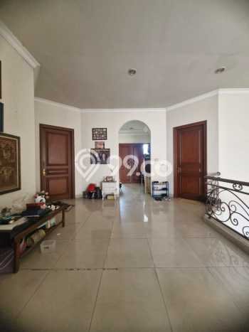 Rumah Elit Modern Siap Huni di Gandaria Jakarta Selatan Rumah Elit Modern Siap Huni di Gandaria Jakarta Selatan
