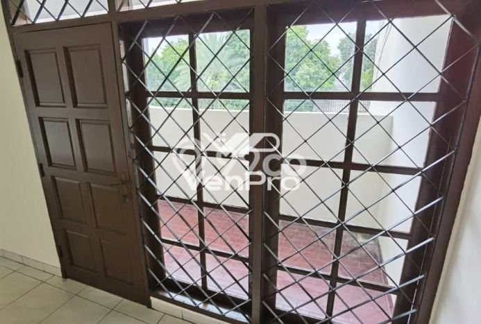 Hunian Elit LB 160m2 Siap Pakai Desain Elegan di Meruya, Jakarta Barat Hunian Elit LB 160m2 Siap Pakai Desain Elegan di Meruya, Jakarta Barat