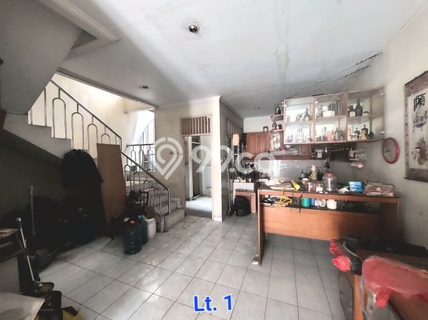 Dijual Hunian Rumah Terawat 3 KT di Tomang, Jakarta Barat Dijual Hunian Rumah Terawat 3 KT di Tomang, Jakarta Barat
