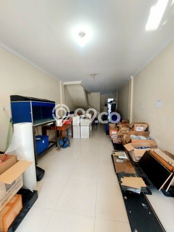 Ruko Ready di Taman Surya, Luas 240m², Kawasan Komersial Ruko Ready di Taman Surya, Luas 240m², Kawasan Komersial