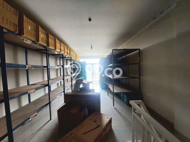 Ruko Ready di Taman Surya, Luas 240m², Kawasan Komersial Ruko Ready di Taman Surya, Luas 240m², Kawasan Komersial