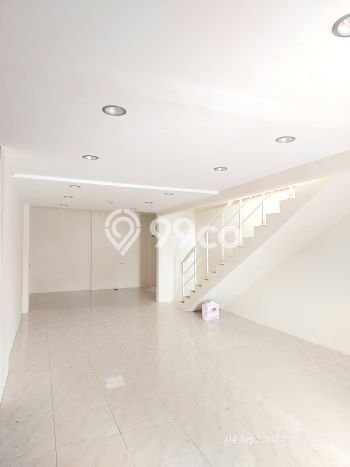 Ruko Dijual di Tangerang LT 78m2 & LB 120m2 Lokasi Terbaik! Ruko Dijual di Tangerang LT 78m2 & LB 120m2 Lokasi Terbaik!
