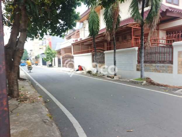 Disewakan! Rumah 6 Kamar Tidur &
5 Kamar Mandi di Kayu Putih, Jakarta Timur Disewakan! Rumah 6 Kamar Tidur &
5 Kamar Mandi di Kayu Putih, Jakarta Timur