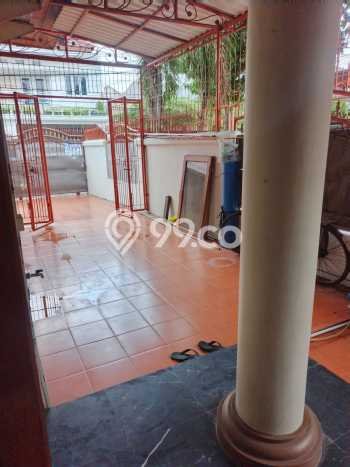 Disewakan! Rumah 6 Kamar Tidur &
5 Kamar Mandi di Kayu Putih, Jakarta Timur Disewakan! Rumah 6 Kamar Tidur &
5 Kamar Mandi di Kayu Putih, Jakarta Timur
