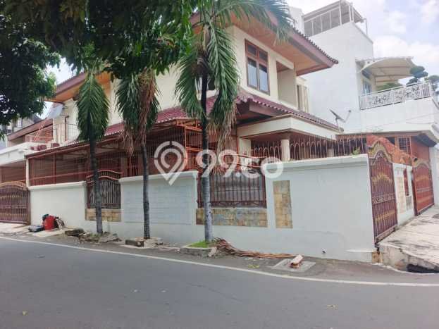 Disewakan! Rumah 6 Kamar Tidur &
5 Kamar Mandi di Kayu Putih, Jakarta Timur Disewakan! Rumah 6 Kamar Tidur &
5 Kamar Mandi di Kayu Putih, Jakarta Timur