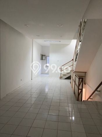 LOKASI PREMIUM! Ruko di Cimone, Luas 200m², Lokasi Komersial LOKASI PREMIUM! Ruko di Cimone, Luas 200m², Lokasi Komersial