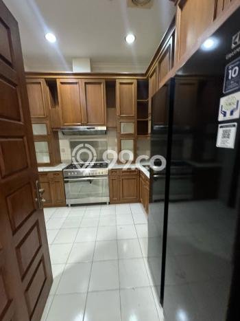 Disewakan Rumah Strategis LT 900m2 / LB 700m2 di Pondok Indah, Jakarta Selatan Disewakan Rumah Strategis LT 900m2 / LB 700m2 di Pondok Indah, Jakarta Selatan