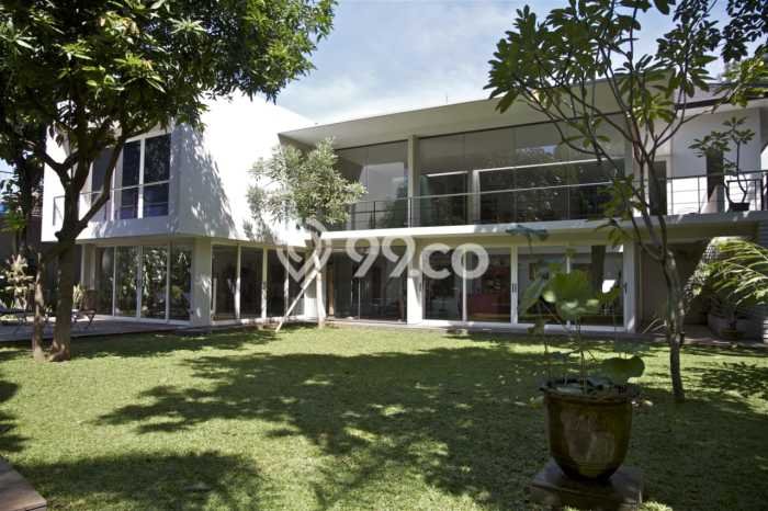 For Sale! Premium House LT 1500m2 Desain Elegan di Kemang For Sale! Premium House LT 1500m2 Desain Elegan di Kemang