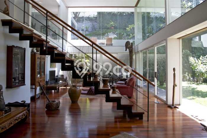 For Sale! Premium House LT 1500m2 Desain Elegan di Kemang For Sale! Premium House LT 1500m2 Desain Elegan di Kemang