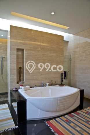 For Sale! Premium House LT 1500m2 Desain Elegan di Kemang For Sale! Premium House LT 1500m2 Desain Elegan di Kemang