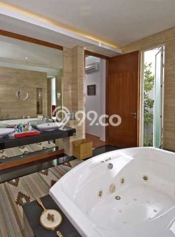 For Sale! Premium House LT 1500m2 Desain Elegan di Kemang For Sale! Premium House LT 1500m2 Desain Elegan di Kemang