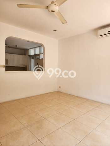Rumah Elit Modern Siap Huni di Senopati Jakarta Selatan Rumah Elit Modern Siap Huni di Senopati Jakarta Selatan
