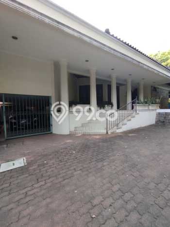 For Sale! Luxury House LT 865m2 Desain Elegan di Mega Kuningan For Sale! Luxury House LT 865m2 Desain Elegan di Mega Kuningan