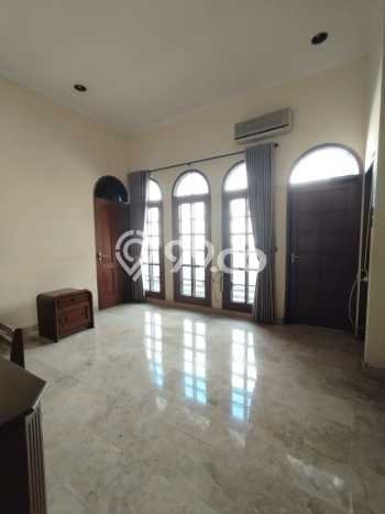 For Sale! Luxury House LT 865m2 Desain Elegan di Mega Kuningan For Sale! Luxury House LT 865m2 Desain Elegan di Mega Kuningan