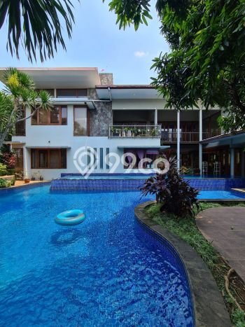 Rumah Elit Modern Tanpa Renovasi di Pangkalan Jati Depok Rumah Elit Modern Tanpa Renovasi di Pangkalan Jati Depok