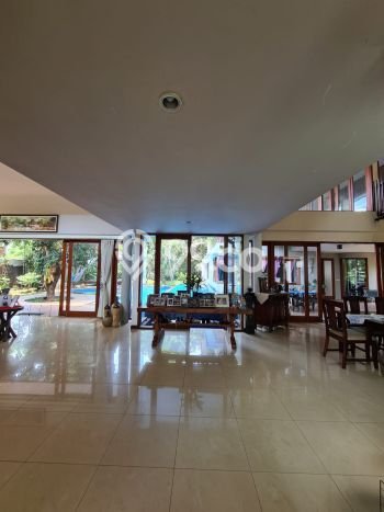 Rumah Elit Modern Tanpa Renovasi di Pangkalan Jati Depok Rumah Elit Modern Tanpa Renovasi di Pangkalan Jati Depok