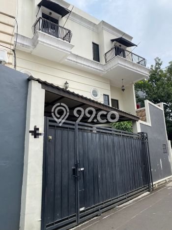 Rumah 4 KT 5 KM Dekat Rumah Sakit di Kebayoran Baru, Jakarta Selatan Rumah 4 KT 5 KM Dekat Rumah Sakit di Kebayoran Baru, Jakarta Selatan