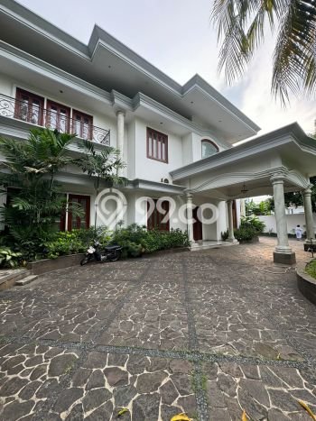 Rumah 10 Kamar Lengkap Disewakan di Menteng Harga Kompetitif Rumah 10 Kamar Lengkap Disewakan di Menteng Harga Kompetitif